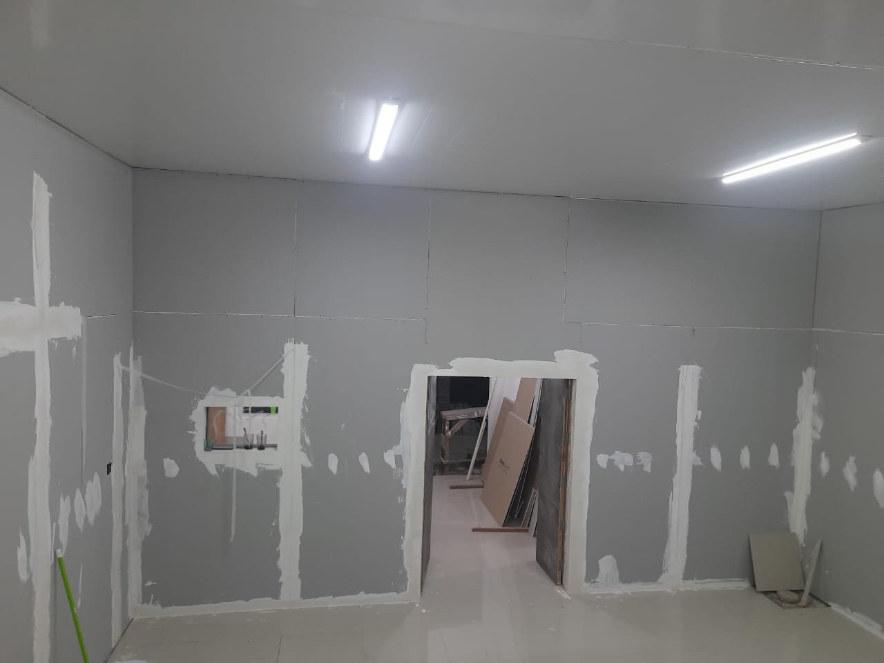 Penyediaan dan pemasangan  Timbal